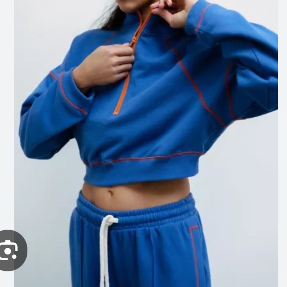 Out from Under Urban Outfitters Dylan Cropped Sweatshirt - S